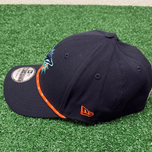 New Era 39THIRTY Cap Miami Dolphins On-Field Hat Size Large-XLarge - Picture 2 of 8